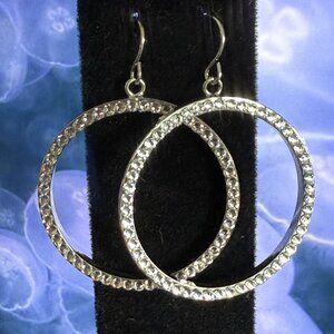 JIMMY CRYSTAL / SWAROVSKI CRYSTAL SPECTACULAR HANGING EARRINGS - NEW!